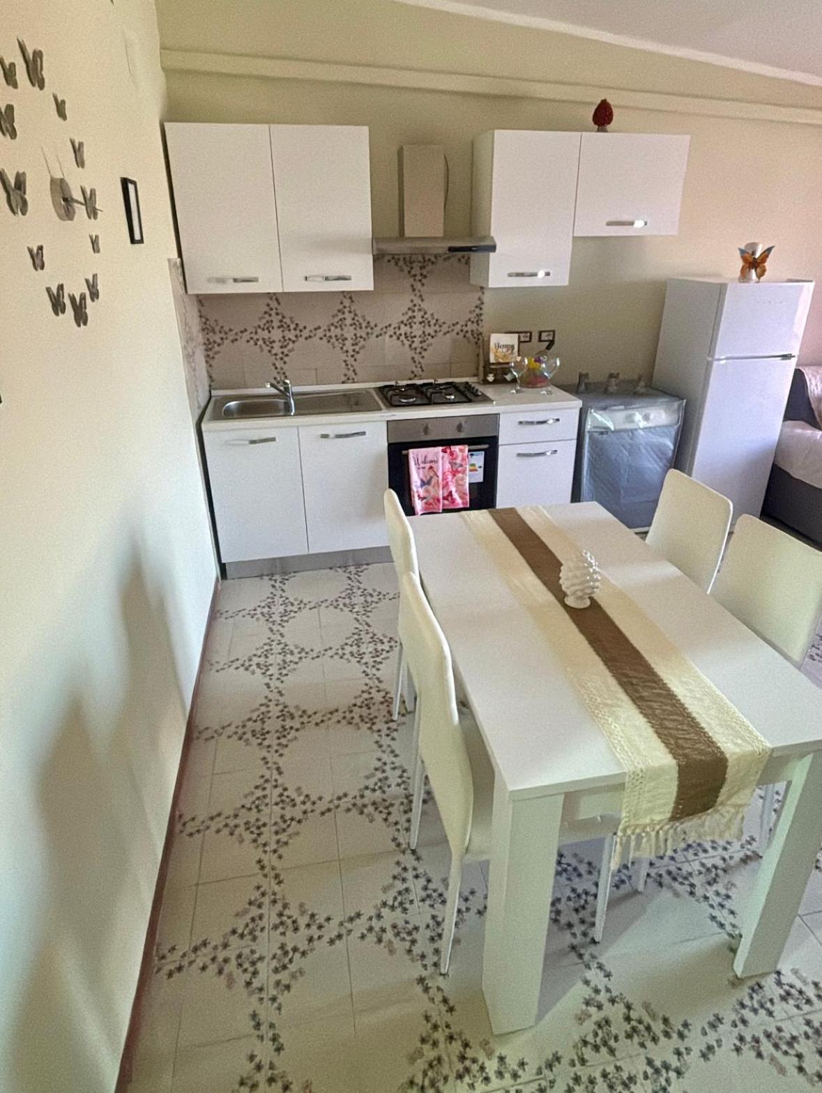 Appartamento Giardini Naxos Butterflies Home Скизо Экстерьер фото