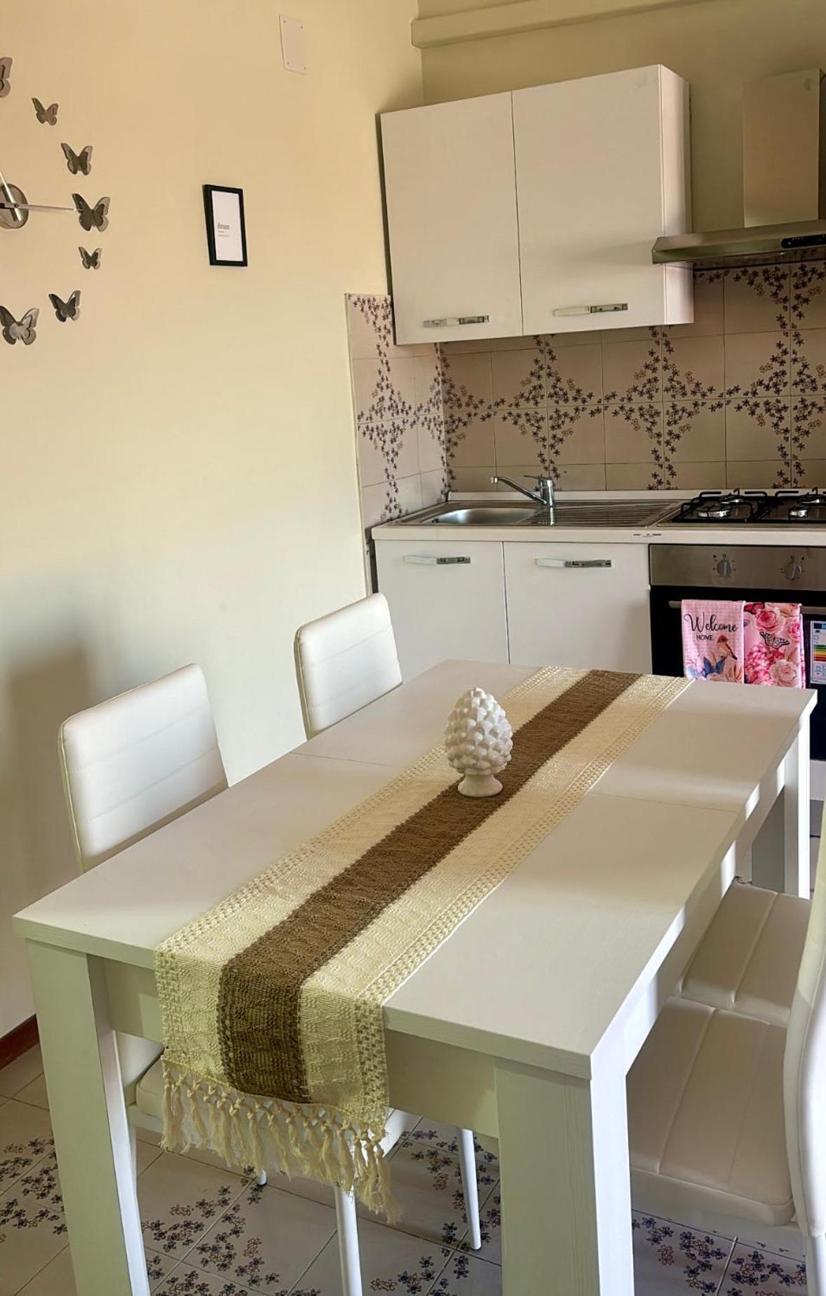 Appartamento Giardini Naxos Butterflies Home Скизо Экстерьер фото