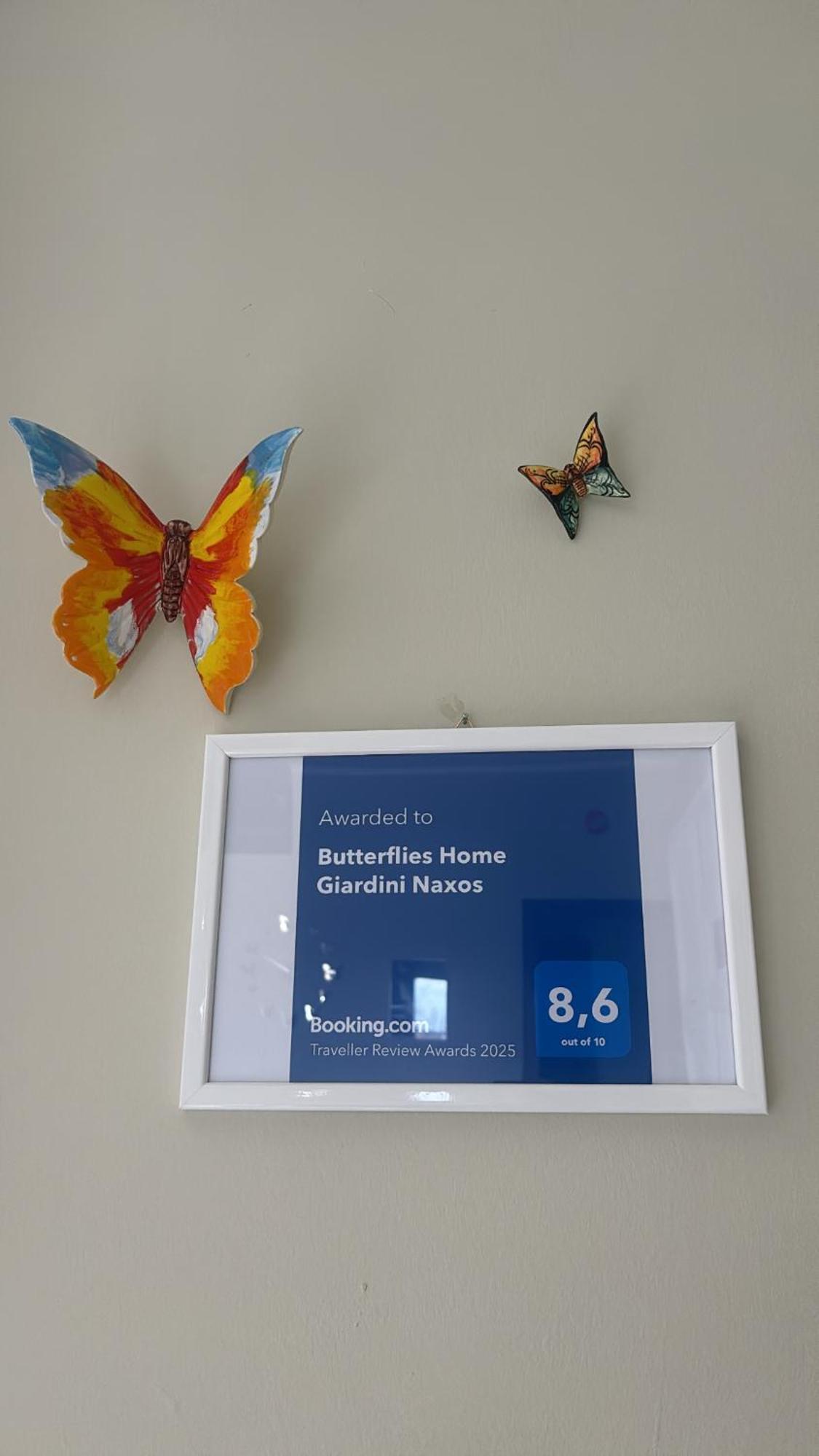 Appartamento Giardini Naxos Butterflies Home Скизо Экстерьер фото
